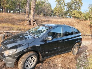 2010 SsangYong Actyon 6-speed I, чёрный, 575000 рублей, вид 3