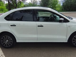 2014 Volkswagen Polo V, белый, 850000 рублей, вид 4