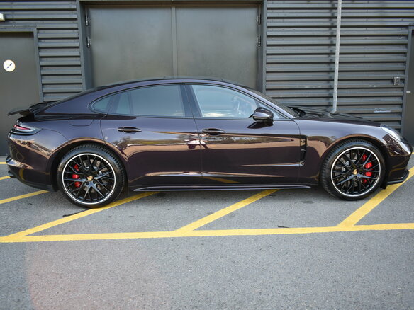 2018 Porsche Panamera Turbo II, фиолетовый, 7450000 рублей - вид 1