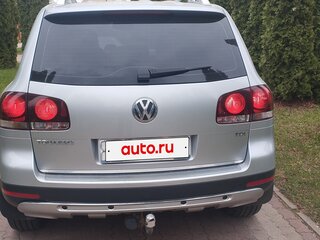 2009 Volkswagen Touareg I Рестайлинг, серебристый, 1850000 рублей, вид 2