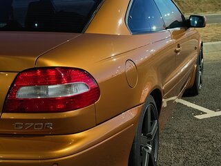 2002 Volvo C70 I, золотистый, 1500000 рублей, вид 2