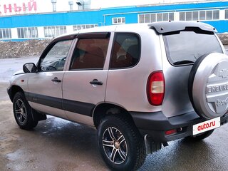 2004 Chevrolet Niva I, серебристый, 260000 рублей, вид 3
