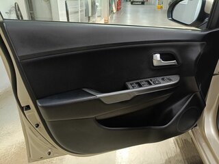 2014 Kia Rio 6-speed III, бежевый, 1050000 рублей, вид 5