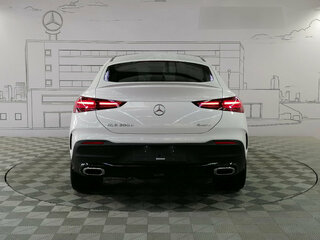 2026 Mercedes-Benz GLE Coupe 300 d II (C167) Рестайлинг, белый, 18950000 рублей, вид 4