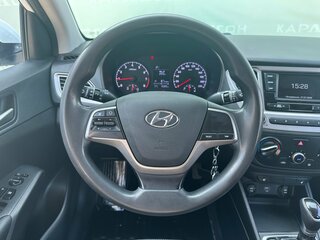 2019 Hyundai Solaris II, белый, 945000 рублей, вид 5