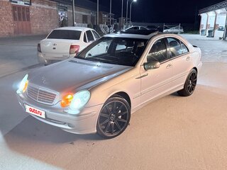 2000 Mercedes-Benz C-Класс 320 II (W203), серебристый, 950000 рублей, вид 1
