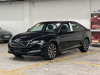 2025 Skoda Superb III Рестайлинг, чёрный, 2000444 рублей, вид 1