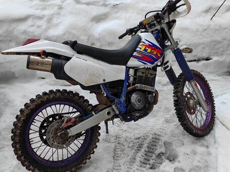 1993 Yamaha TT-R250, белый, 250000 рублей, вид 1