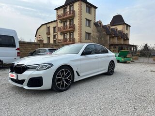 2021 BMW 5 серии 530i VII (G30/G31/G38) Рестайлинг, белый, 5300000 рублей, вид 1