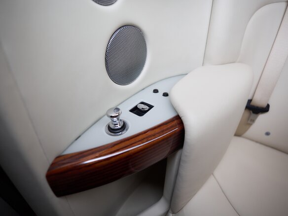 2008 Rolls-Royce Phantom VII, чёрный, 27550000 рублей - вид 19
