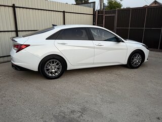 2021 Hyundai Avante VII, белый, 1700000 рублей, вид 4