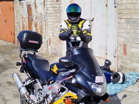 1999 Honda CBR 600F, чёрный, 450000 рублей, вид 4