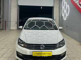 2016 Volkswagen Polo V Рестайлинг, белый, 1090000 рублей, вид 2