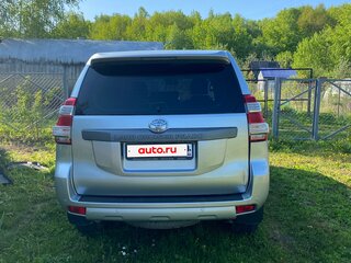2014 Toyota Land Cruiser Prado 4-speed 150 Series Рестайлинг 1, серебристый, 2700000 рублей, вид 3