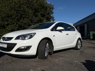 2012 Opel Astra J Рестайлинг, белый, 880000 рублей, вид 2