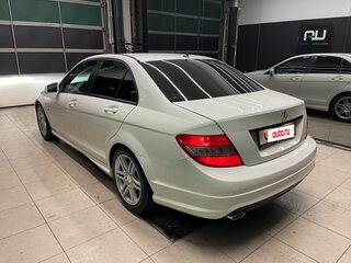 2010 Mercedes-Benz C-Класс 180 BlueEFFICIENCY III (W204), белый, 1150000 рублей, вид 4