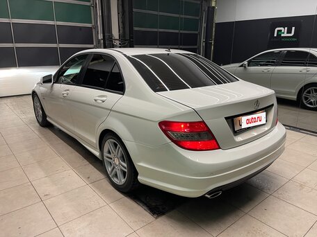 2010 Mercedes-Benz C-Класс 180 BlueEFFICIENCY III (W204), белый, 1150000 рублей, вид 4