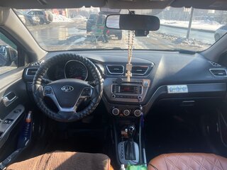 2016 Kia Rio III Рестайлинг, коричневый, 900000 рублей, вид 5