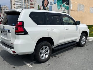 2019 Toyota Land Cruiser Prado 150 Series Рестайлинг 2, белый, 4750000 рублей, вид 3