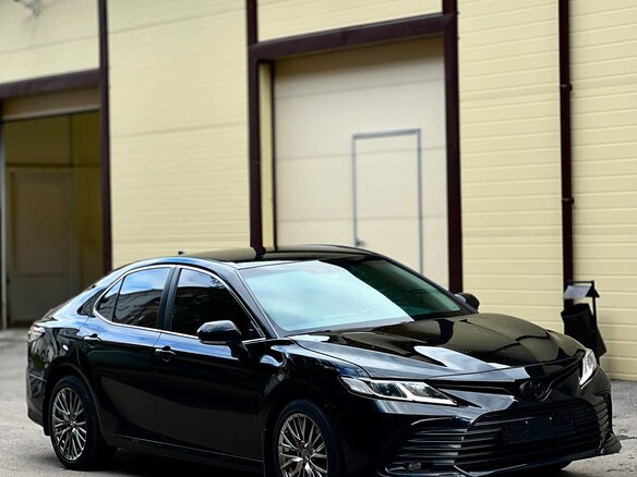 2021 Toyota Camry VIII (XV70) Рестайлинг, чёрный, 2350000 рублей - вид 5