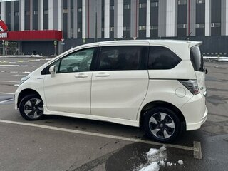 2011 Honda Freed I Рестайлинг, белый, 723000 рублей, вид 5