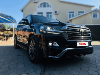2017 Toyota Land Cruiser 200 Series Рестайлинг 2, чёрный, 4900000 рублей, вид 4