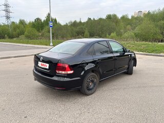 2016 Volkswagen Polo V Рестайлинг, чёрный, 630000 рублей, вид 5