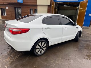 2012 Kia Rio 4-speed III, белый, 680000 рублей, вид 4