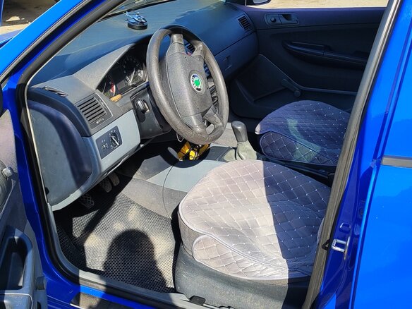 2001 Skoda Fabia I, синий, 300000 рублей - вид 9