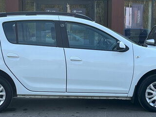 2017 Renault Sandero II, белый, 720000 рублей, вид 4