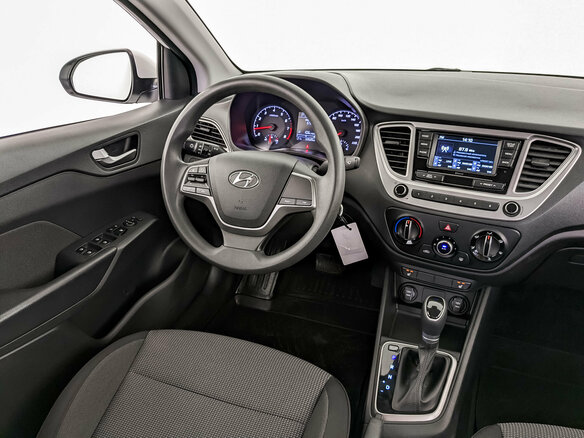 2022 Hyundai Solaris II Рестайлинг, белый, 1500000 рублей - вид 24