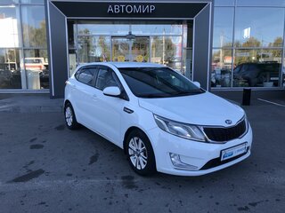 2014 Kia Rio 4-speed III, белый, 840000 рублей, вид 2