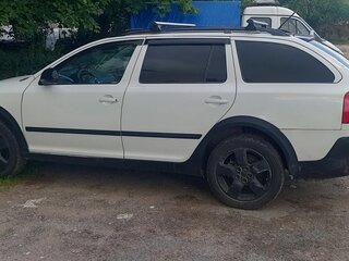 2012 Skoda Octavia Scout II (A5) Рестайлинг, белый, 990000 рублей, вид 4
