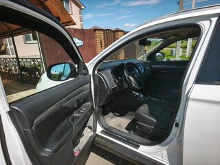 2014 Mitsubishi Outlander III Рестайлинг, белый, 1450000 рублей, вид 4