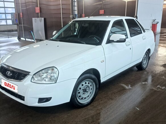 2015 Lada (ВАЗ) Priora I Рестайлинг, белый, 700000 рублей
