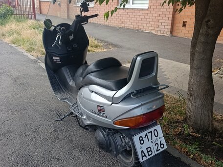 1998 Suzuki Burgman (SkyWave) 250, серебристый, 99000 рублей, вид 2