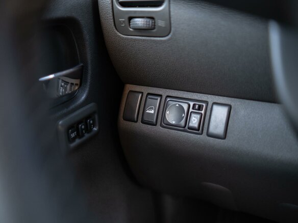 2011 Nissan Pathfinder III Рестайлинг, чёрный - вид 24