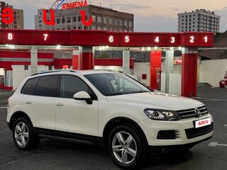 2010 Volkswagen Touareg II, белый, 2000000 рублей, вид 3