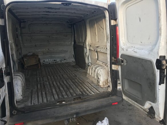 2011 Renault Trafic II Рестайлинг, белый, 1000000 рублей - вид 13