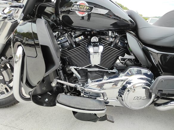 2024 Harley-Davidson Tri Glide, чёрный, 5450000 рублей - вид 8