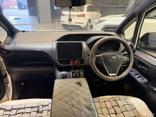 2016 Toyota Voxy III (R80), белый, 1100000 рублей, вид 4