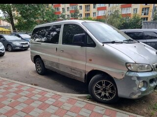 2001 Hyundai Starex I Рестайлинг, серебристый, 290000 рублей, вид 4