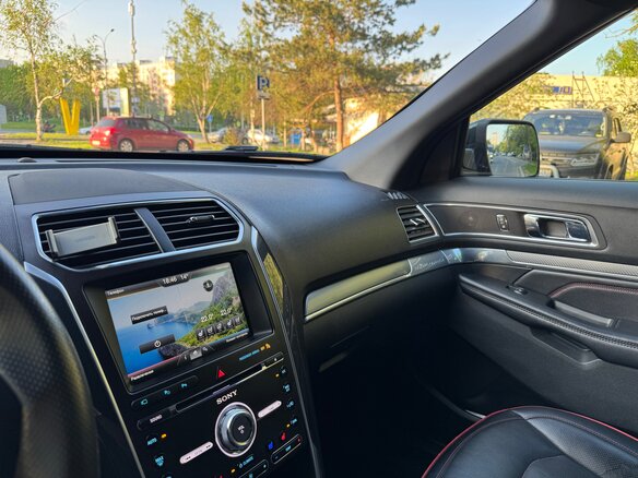 2016 Ford Explorer V Рестайлинг, чёрный, 3000000 рублей - вид 8