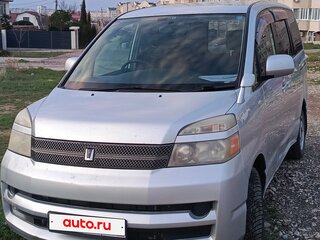2007 Toyota Voxy I (R60), серебристый, 650000 рублей, вид 1