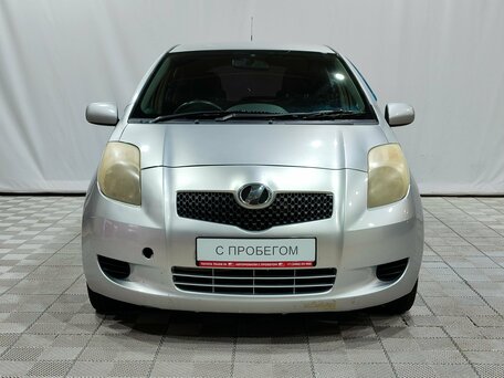 Toyota Vitz II (XP90)