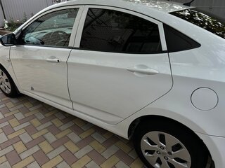 2014 Hyundai Solaris I Рестайлинг, белый, 600000 рублей, вид 5
