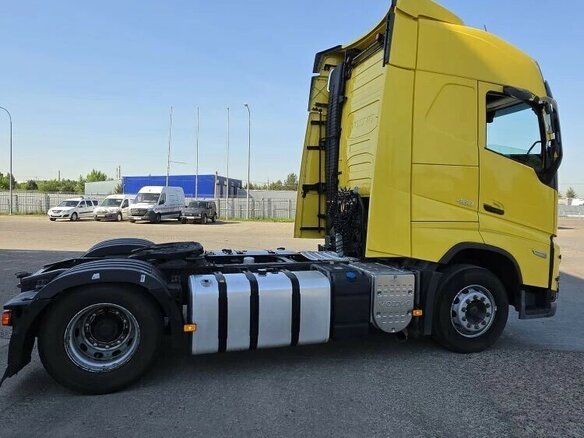 2021 Volvo FH, жёлтый, 9300000 рублей - вид 7