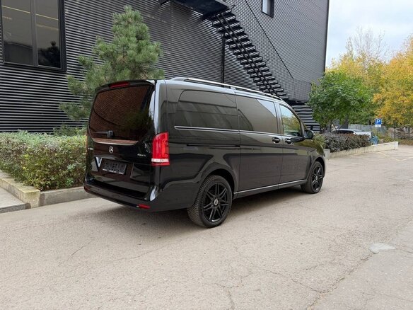 2023 Mercedes-Benz V-Класс Long 300 d длинный III (W447) Рестайлинг, чёрный, 9400000 рублей - вид 5