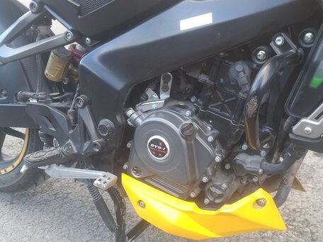 2020 Bajaj Pulsar NS 200, жёлтый, 200000 рублей, вид 5