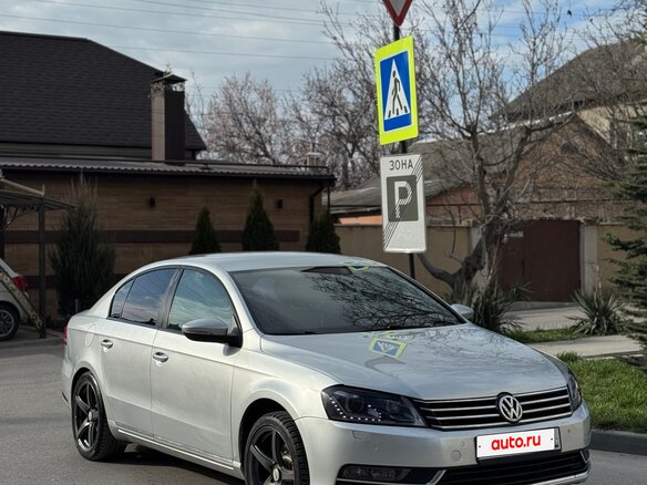 2012 Volkswagen Passat B7, серебристый, 999999 рублей - вид 2